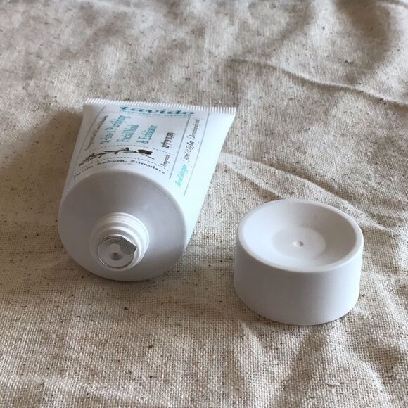 Lavido 2 in 1 Purifying Facial Mask & Exfoliator - Picture 3 of 3